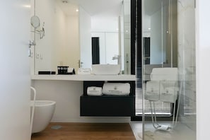 Superior Bungalow, 1 Bedroom | Bathroom