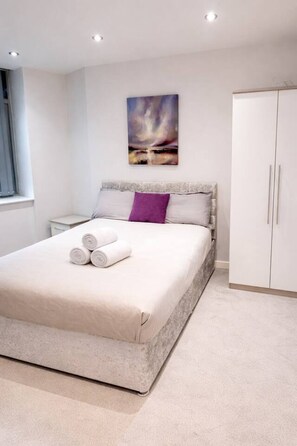 1 slaapkamer, een strijkplank/strijkijzer, gratis wifi