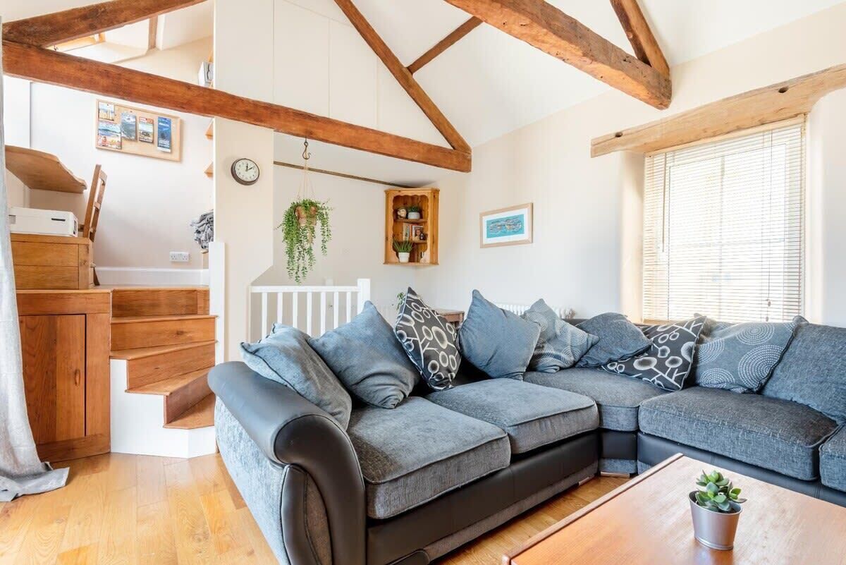 Cosy Fisherman's Cottage With Balcony & Sea Views - Plymouth