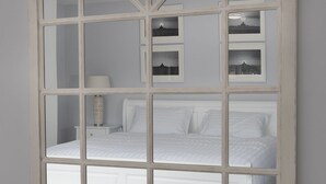 더블룸 (Room 3) | 방음 설비, 무료 WiFi, 각각 다른 스타일의 인테리어, 침대 시트