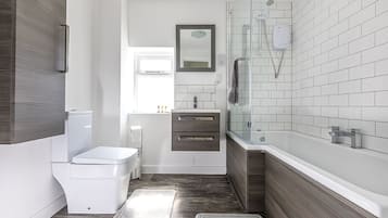 Double Room (Room 3) | Individually decorated, soundproofing, free WiFi, bed sheets