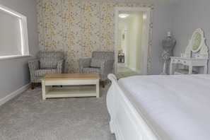 Double Room (Room 3) | Individually decorated, soundproofing, free WiFi, bed sheets