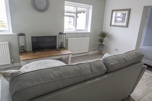 Double Room (Room 2) | Individually decorated, soundproofing, free WiFi, bed sheets