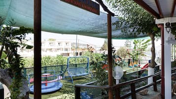 Children’s play area – outdoor