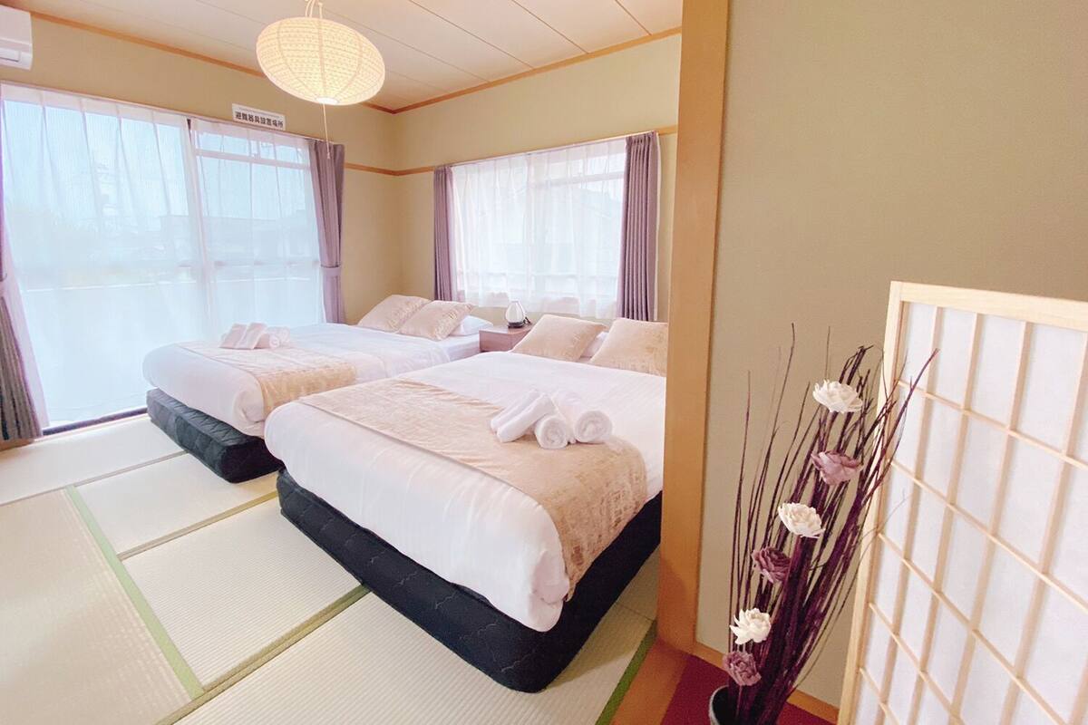 3 Bedroom Apartment with Balcony 201 | 3 bedrooms, iron/ironing board, WiFi (free)