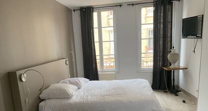 TrĂšs belle chambre d'hĂŽte de 50mÂČ au centre de Fontainebleau