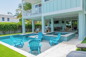 Lämmitetty uima-allas