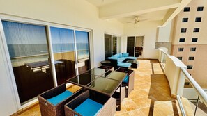 Terrace/patio - Spectacular 2 Bedroom Condo on Sandy Beach at Las Palmas Resort  B-604 (puerto Penasco)