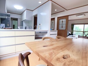 独立别墅, 3 间卧室, 无烟房, 阳台 (2 Story, Private Vacation Home) | 客房内用餐