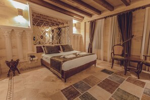 Lux Room | Minibar, Schreibtisch, schallisolierte Zimmer, kostenloses WLAN