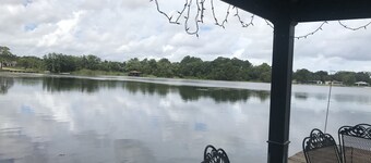 Lake Front Suite -Close to all Attractions