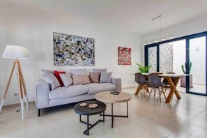 TV - Homu Bianca - Villa with private pool (Playa Blanca (Yaiza))