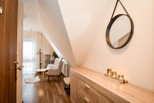 Habitación triple, balcón (10) | Wifi gratis