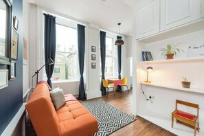 Offices - Newly refurbished city centre chic pad (Edinburgh)