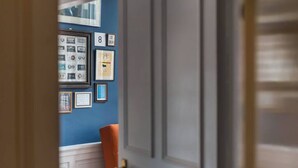 Interior - Newly refurbished city centre chic pad (Edinburgh)