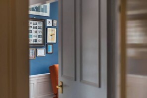 Interior - Newly refurbished city centre chic pad (Edinburgh)