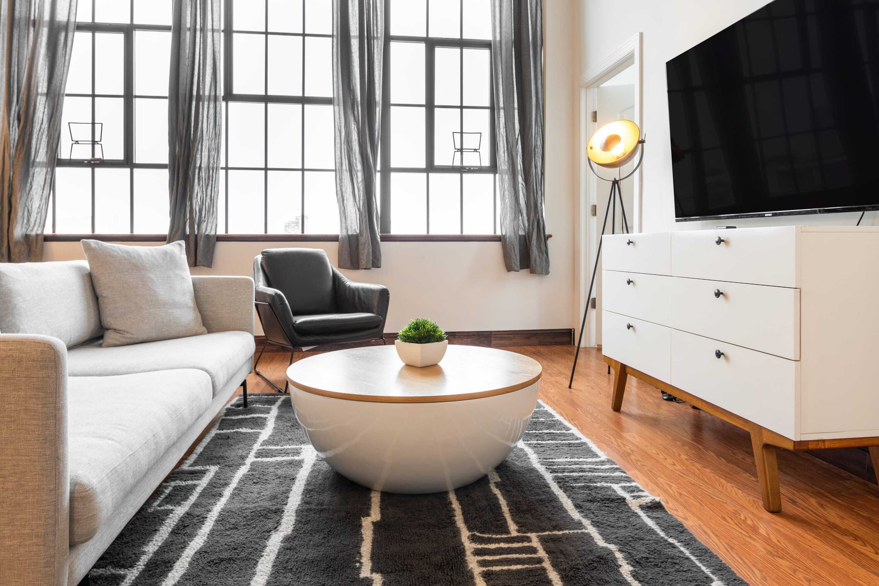 TV, Netflix, Hulu, streaming services