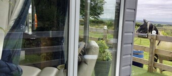 Stunning 2-bed Cottage Countryside Outside Ayr