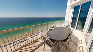 Outdoor dining - Silver Beach Towers 1905e 3 Bedroom Condo by RedAwning (Destin)