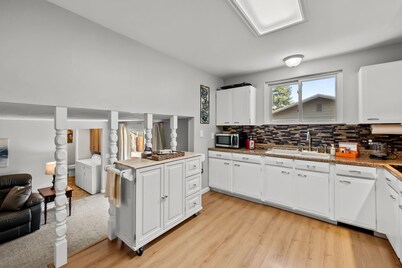Charming Arvada Home - Walking distance to Olde Town