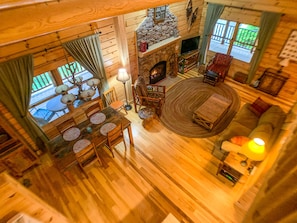 Smart TV, fireplace - Discover Your Cool Escape - Hot Tub, WiFi, Creek Access & Pet Friendly (Jefferson)