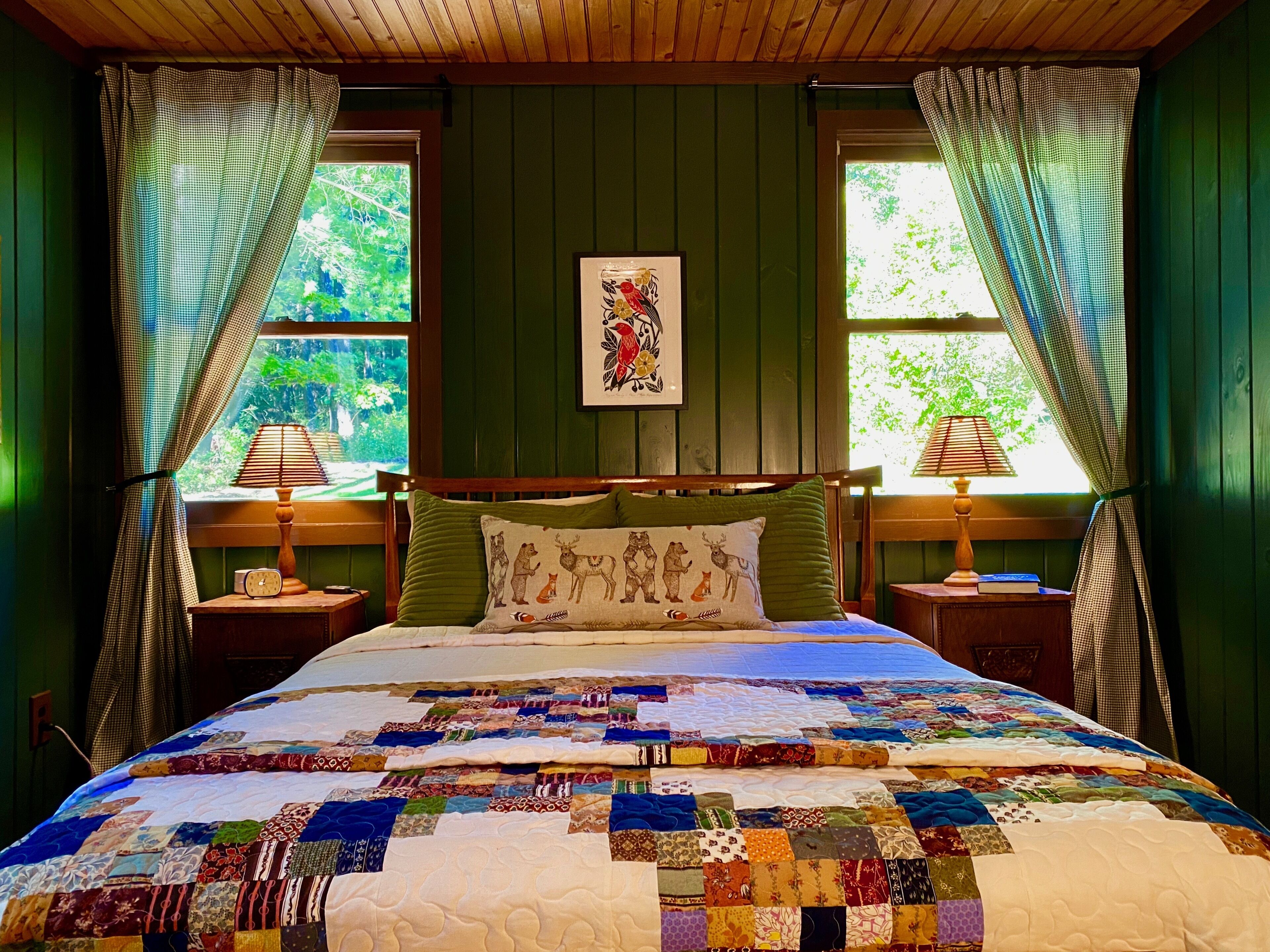 3 makuuhuonetta, silitysrauta/-lauta, Wi-Fi, vuodevaatteet