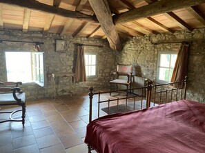 3 bedrooms, iron/ironing board, travel crib, free WiFi