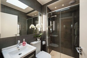 Bathroom - Marylebone - Chiltern Street Apartments by Viridian Apartments (London)