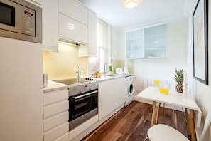 Private kitchen - Marylebone - Chiltern Street Apartments by Viridian Apartments (London)