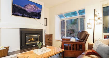 Snowater Resort Condo with Fireplace, Pool, amenities and River access