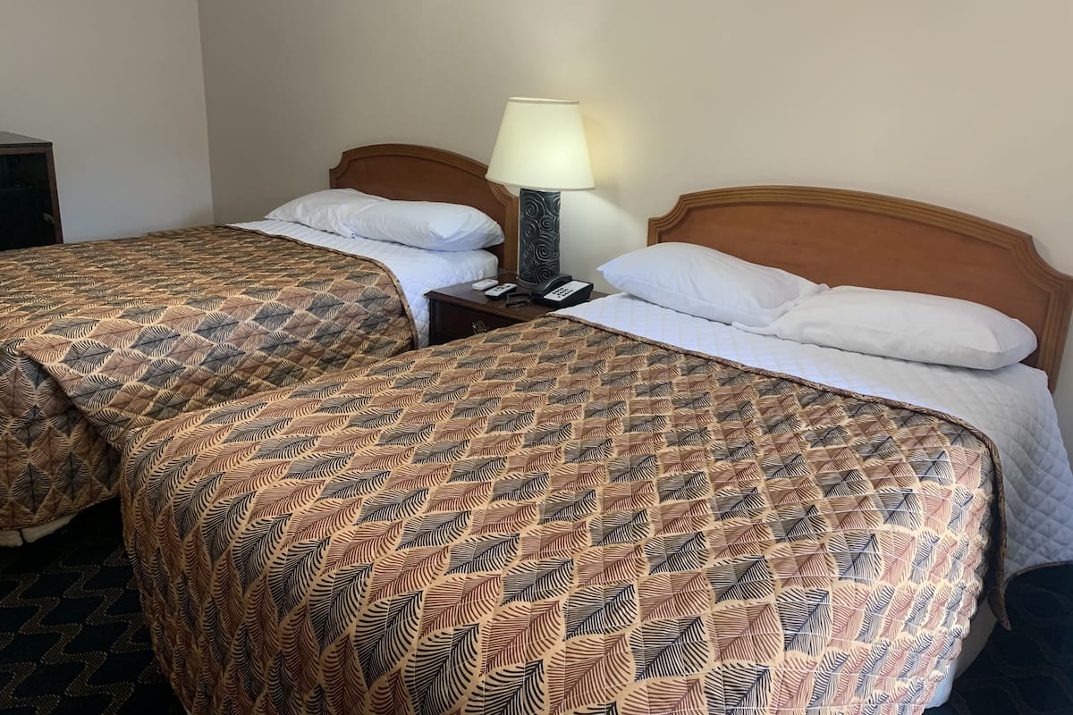 Habitación básica doble | Wifi gratis y ropa de cama