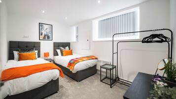 2 bedrooms, iron/ironing board, free WiFi