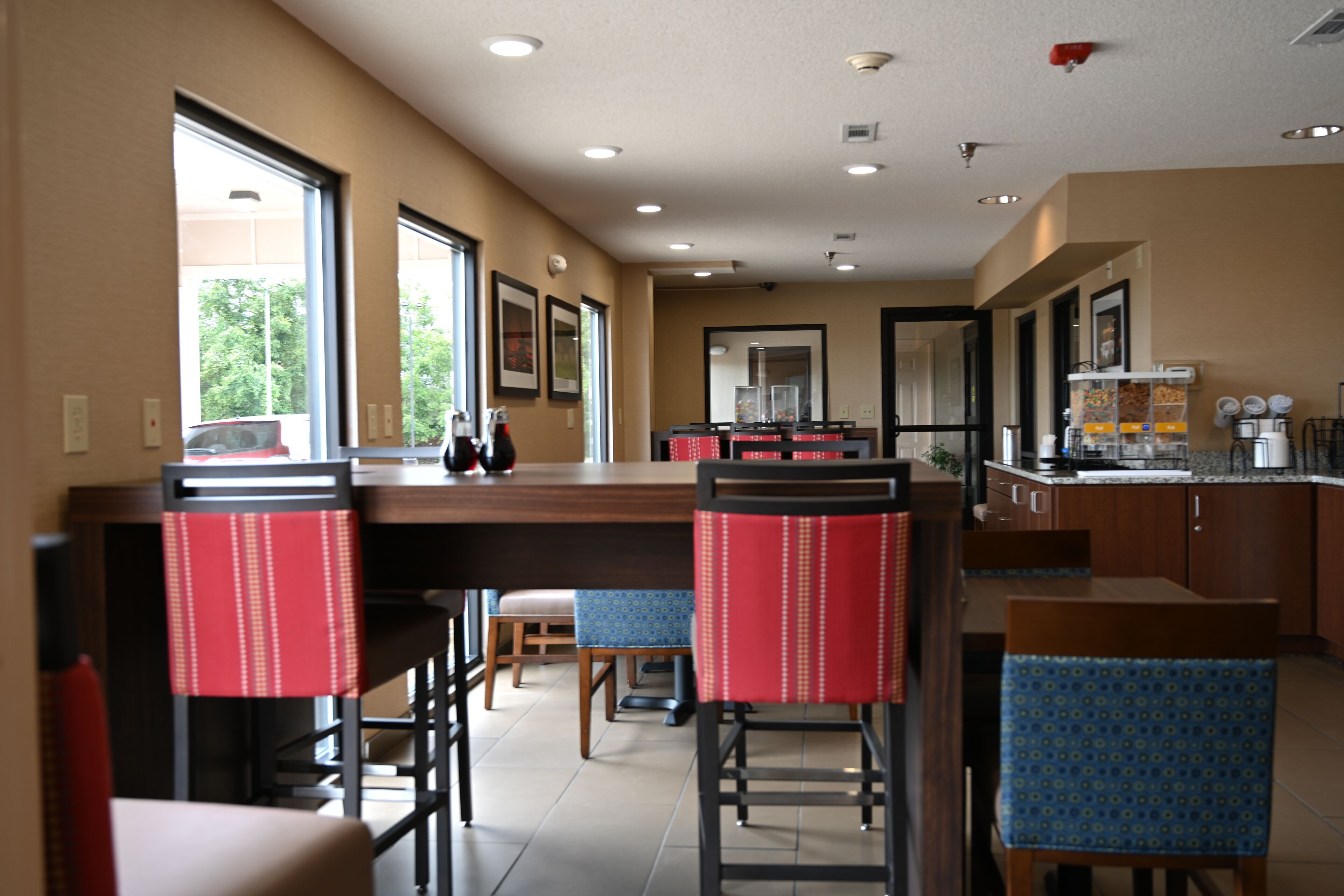 free daily cooked-to-order breakfast