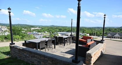 Giles Hotel Inn & Suites