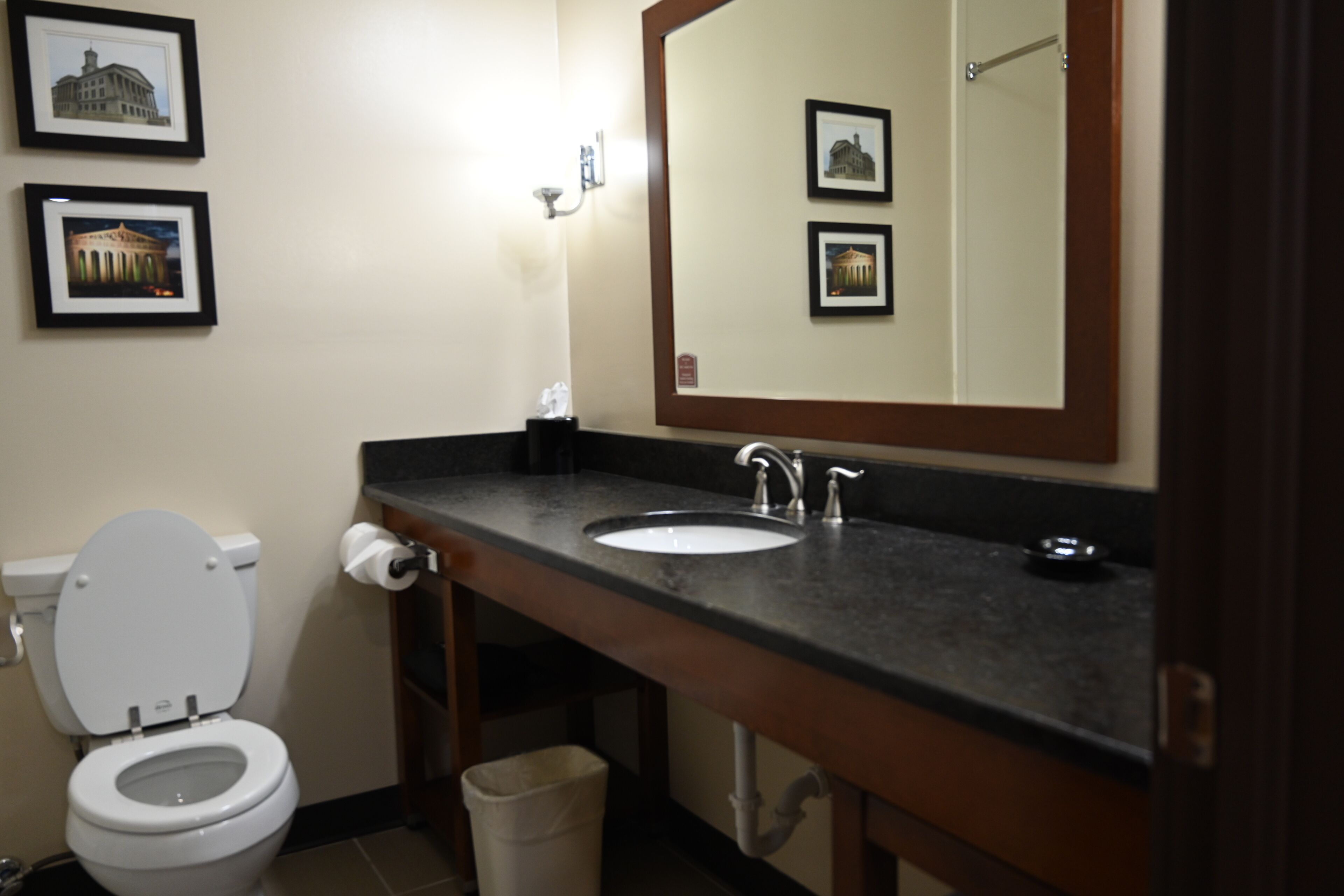 executive 1 bedroom chaise twin sofa bed | bathroom | combined shower/bathtub, free toiletries, hair dryer, towels