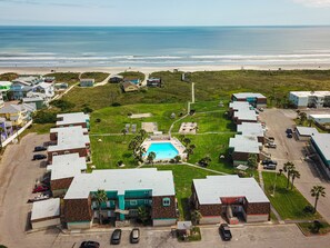 Exterior - Walk to Sandfest,  Shared Pools, Boardwalk to the Beach (Port Aransas)