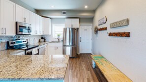 Fridge, microwave, oven, stovetop - Walk to Sandfest, Shared Pools, Boardwalk to Beach (Port Aransas)