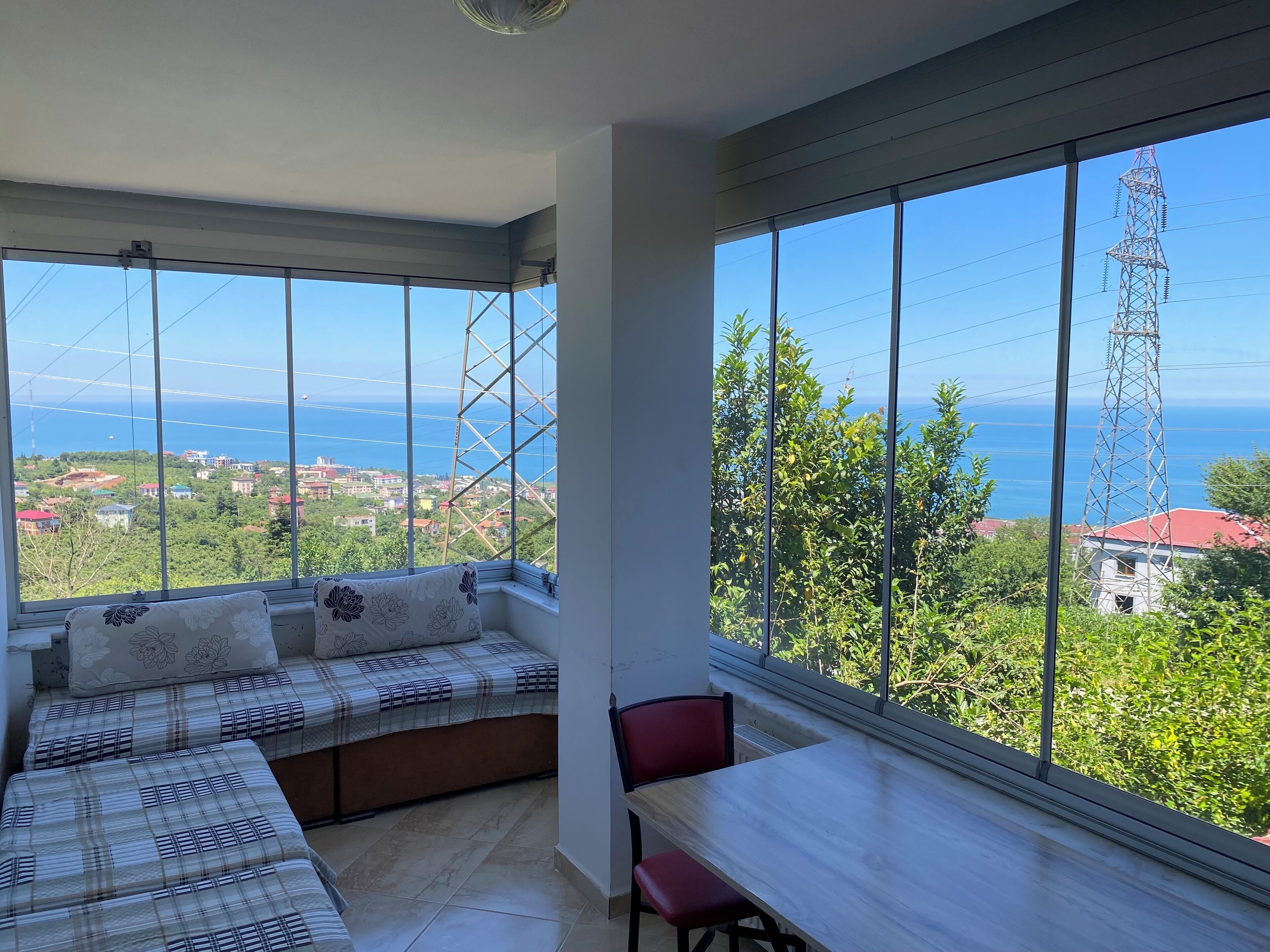 家庭公寓, 4 间卧室 | 阳台