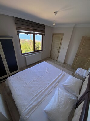 Appartement familial, 4 chambres | Système d’insonorisation, accès au Wi-Fi (inclus)