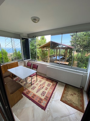 Apartment, 3 Schlafzimmer | Wohnbereich