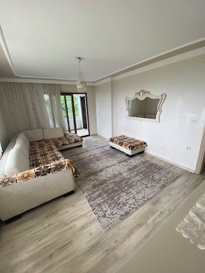 Apartment, 3 Schlafzimmer | Wohnbereich