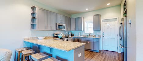 Fridge, microwave, oven, stovetop