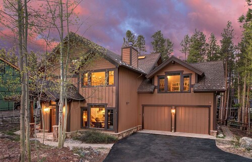 Private Ski Home with 3 King 6 Queen Beds Ski In Out and Free Shuttle