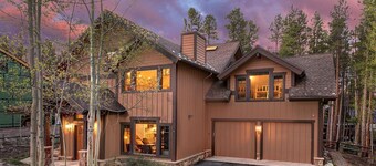 Private Ski Home with 3 King 6 Queen Beds Ski In Out and Free Shuttle