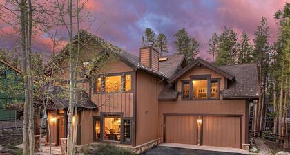 Private Ski Home with 3 King 6 Queen Beds Ski In Out and Free Shuttle