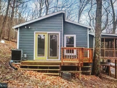 Secluded River Cabin Getaway (Masten Cabin)