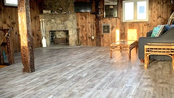 智能電視、DVD 播放機、書籍