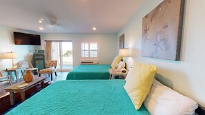 1 bedroom, WiFi, bed sheets - Walk to Sandfest, Shared Pools, Boardwalk to the Beach (Port Aransas)