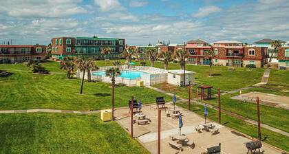 Walk to Sandfest, Shared Pools, Boardwalk to Beach