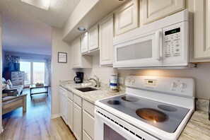 Kühlschrank, Mikrowelle, Geschirrspüler